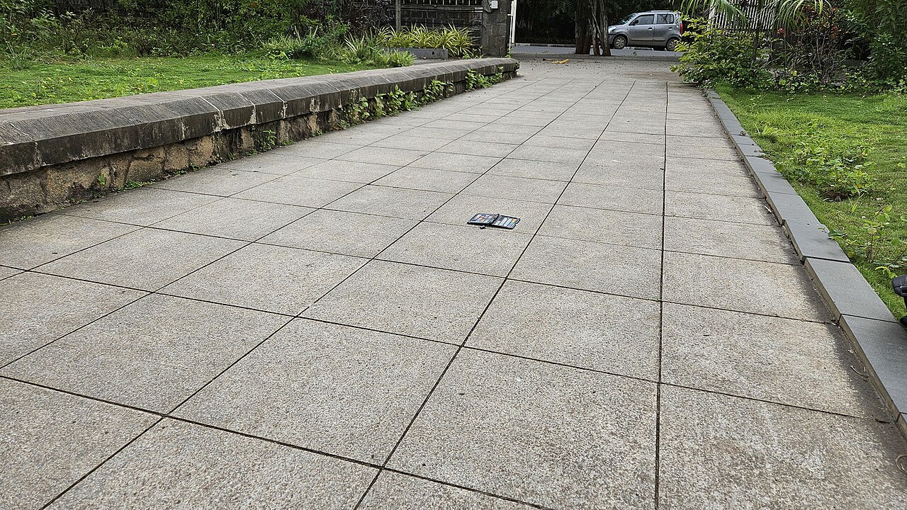 Comment nettoyer les joints de carrelage : guide complet (sol, douche, moisissures, après pose)